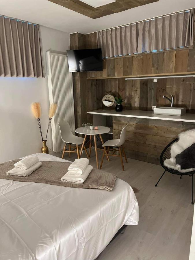Prachtige In Centrum Met Badkamer ! * Brujas