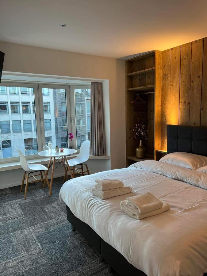 Prachtige In Centrum Met Badkamer ! *